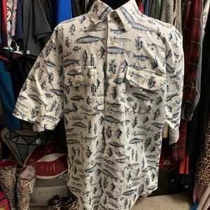 Mens Eddie Bauer button up fish shirt.